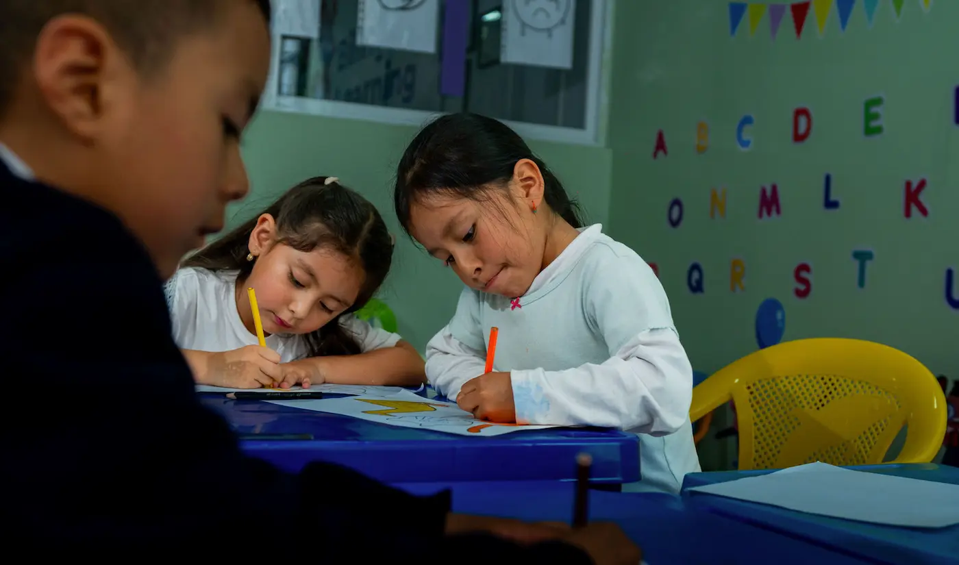 método inmersivo inglés niños clase Sueños Bilingües Otavalo
