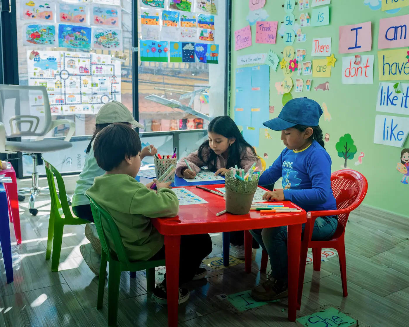 tiempo aprender inglés niños academia Otavalo progreso